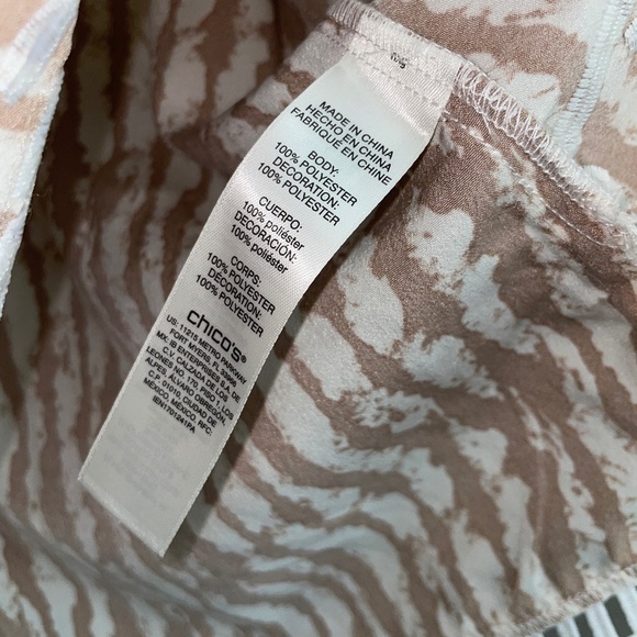 EUC Chico's Highland Park Animal Embroidered Popover Top Size 1 - Medium - Picture 9 of 11